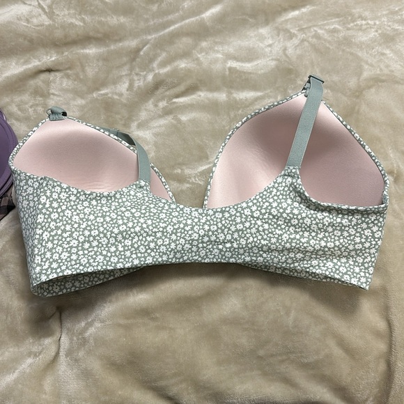 NWOT VS PINK bra - Picture 3 of 5